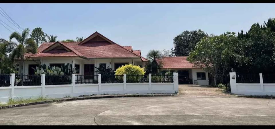 บ้านเดี่ยวหลังมุมแปลงใหญ่ เป็นส่วนตัวสุดๆ เนื้อที่กว้างถึง 280 ตร.ว. เลี้ยงสัตว์ได้!
