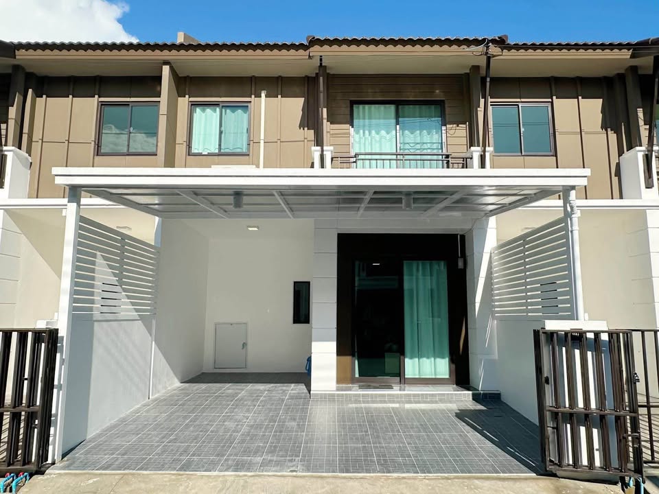 ทาวน์โฮมให้เช่า เชียงใหม่ | สไตล์โมเดิร์น พร้อมเข้าอยู่ 📍 พิกัด: โครงการพฤกษาวิลล์ 120 (เชียงใหม่-สนามบิน) ต.แม่เหียะ อ.เมือง เชียงใหม่
