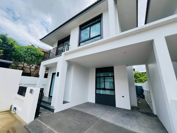 ✨ บ้านแฝดสร้างใหม่ สไตล์คอนเทมโพรารีโมเดิร์น ให้เช่า | โซนกาดฝรั่ง หางดง เชียงใหม่ แต่งครบ พร้อมอยู่ ไม่มีค่าส่วนกลาง