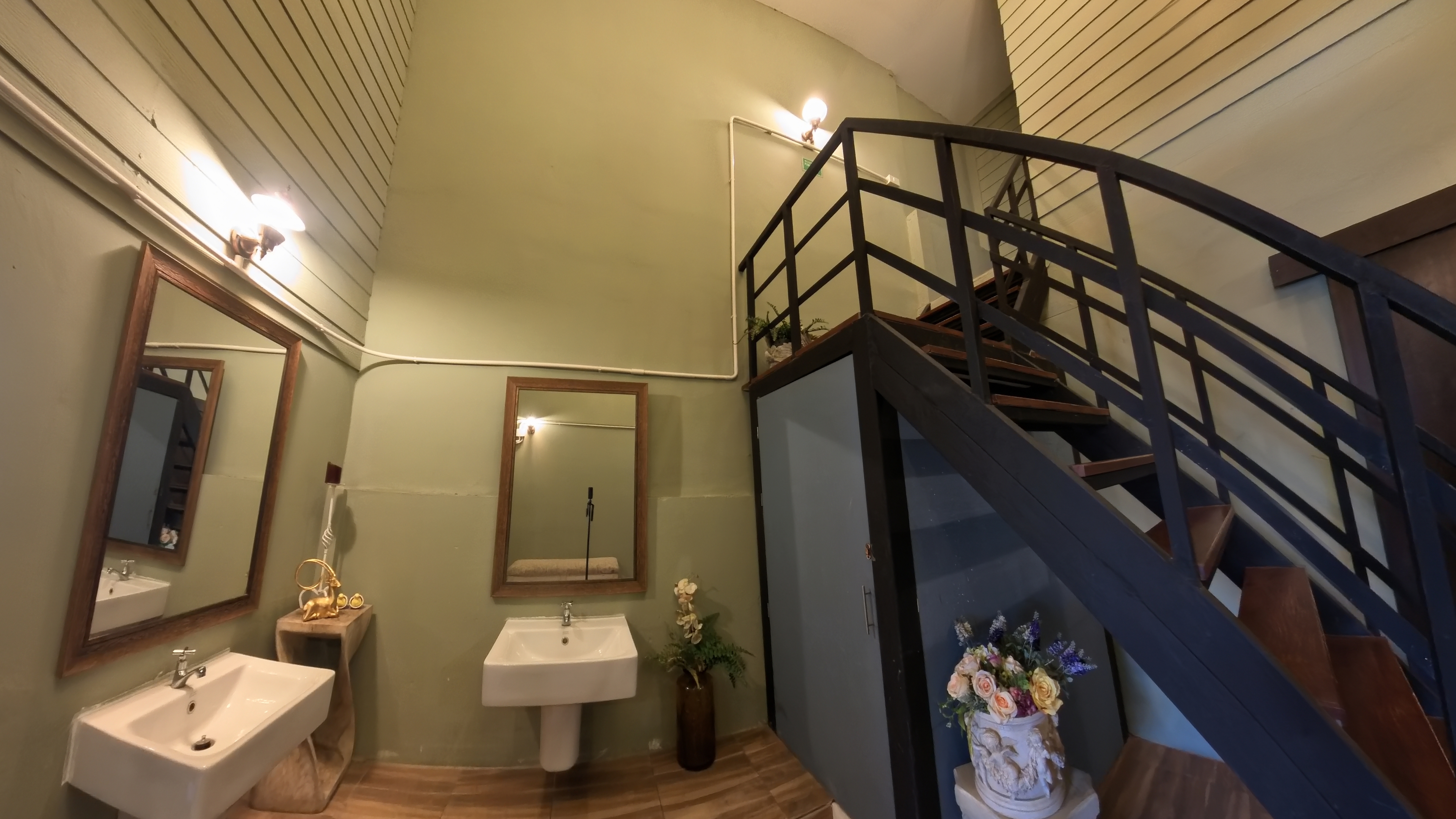 ให้เช่า โรงแรม At Ease as home ทำเลดี เดินทางสะดวก