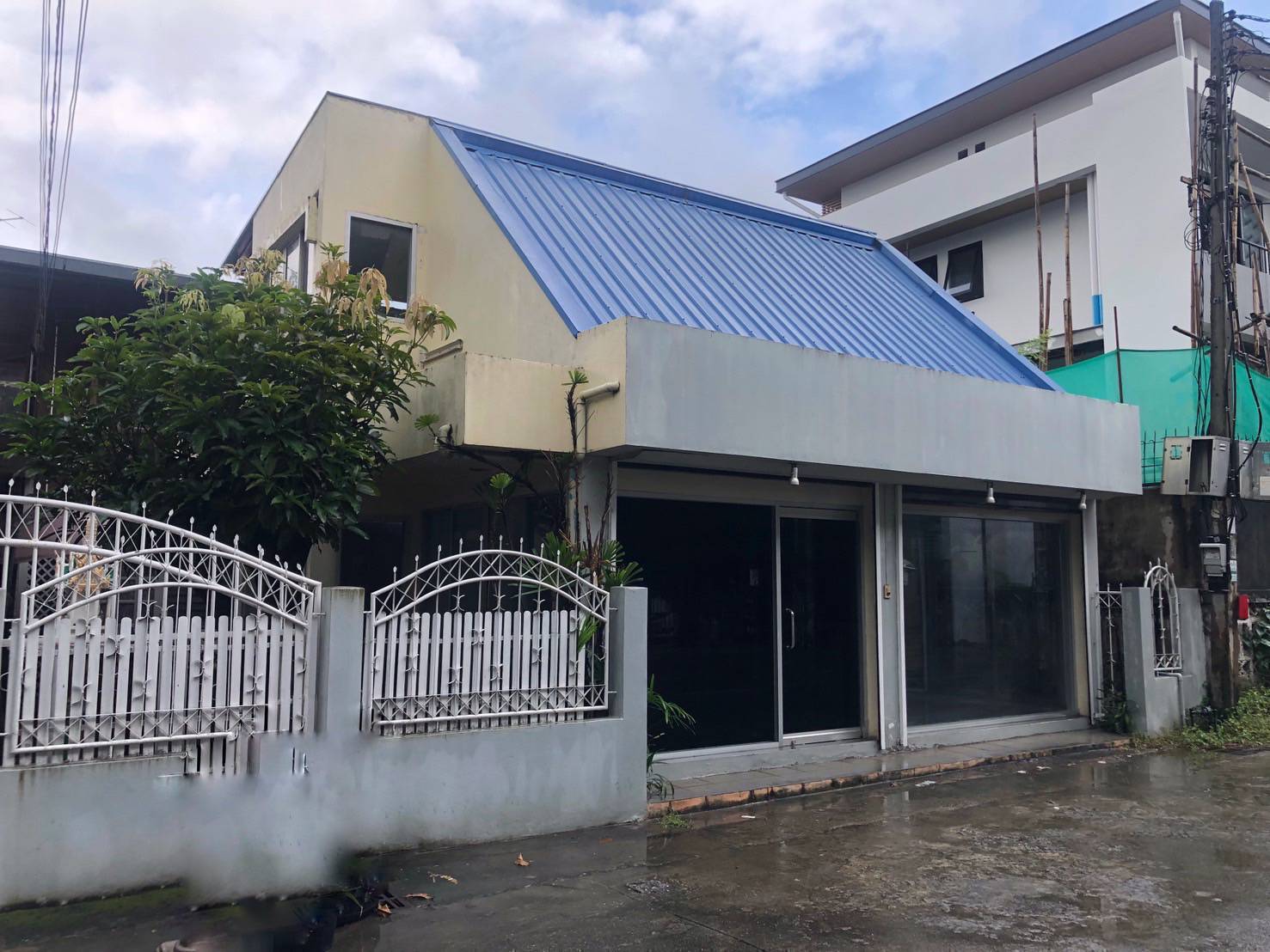 ให้เช่า อาคารพาณิชย์ นิมมาน ศิริมังคลาจารย์ ซอย 13 ทำเลดี เหมาะทำธุรกิจ