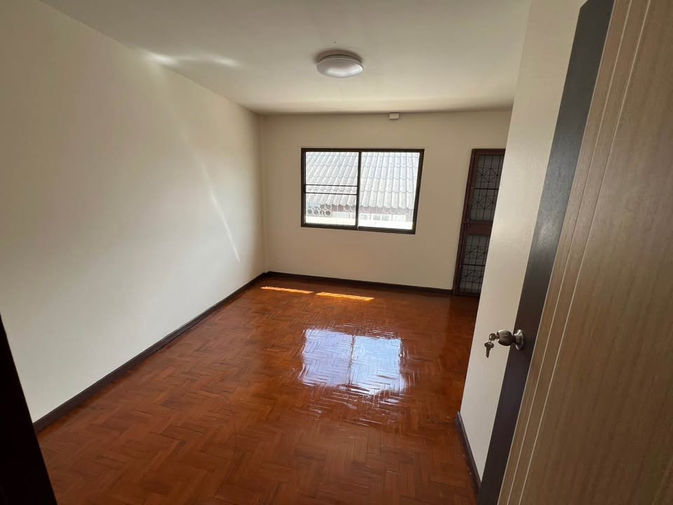 ให้เช่า ทาวน์โฮม ช้างคลาน 101/21 ซอย อินทร์นุรักษ์ ทำเลดี เหมาะทำธุรกิจ