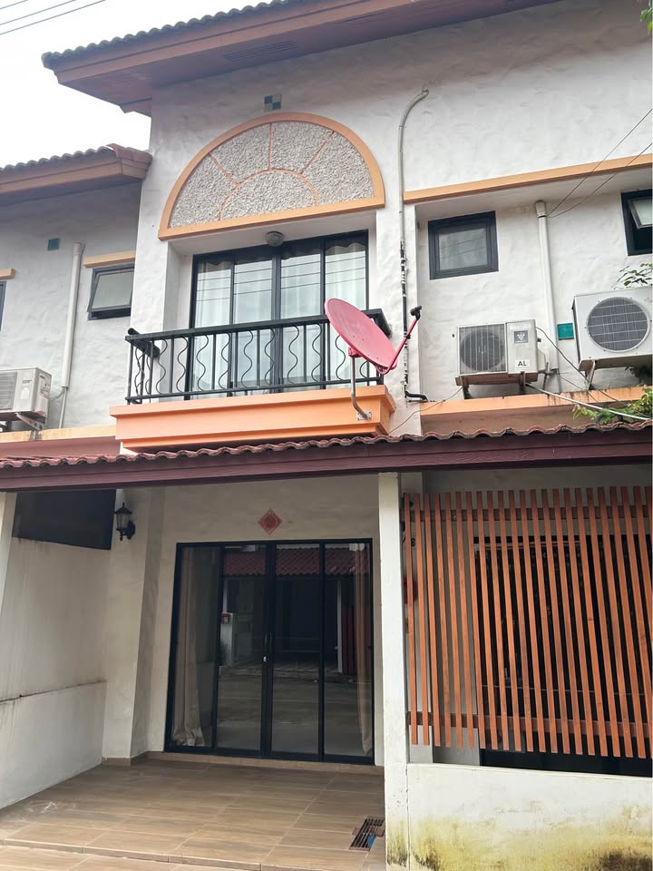 ให้เช่าบ้าน หมู่บ้านปาล์มสปริงส์เพลส - ย่านท่าศาลา บ้านว่าง พร้อมเข้าอยู่ทันที ใกล้โรงเรียนมงฟอร์ตมัธยม และโรงเรียนวารี