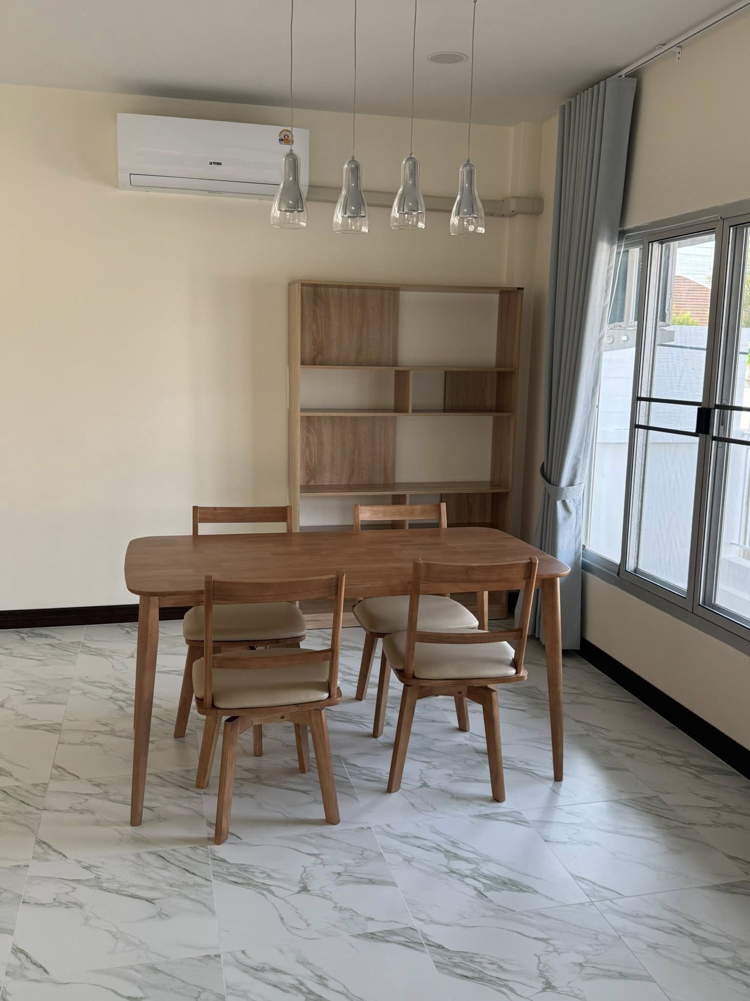 บ้านให้เช่ารีโนเวทใหม่หมู่บ้านพิมุกต์โครงการ 3 บ้านหัวมุม ติดถนนใหญ่ ข้างม.พายัพ ใกล้เซนเฟส ตลาดสามแยก - Photo 2